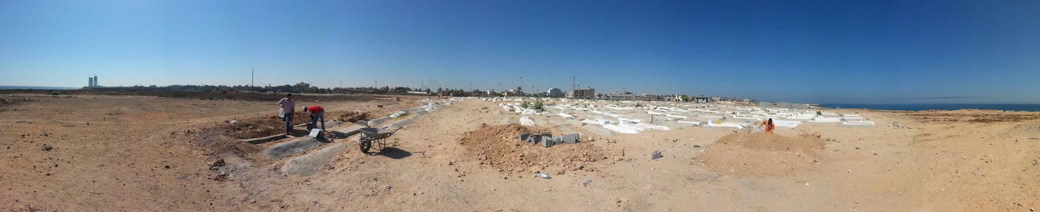 بانوراما لمقبرة الشط بشط الهنشير في طرابلس